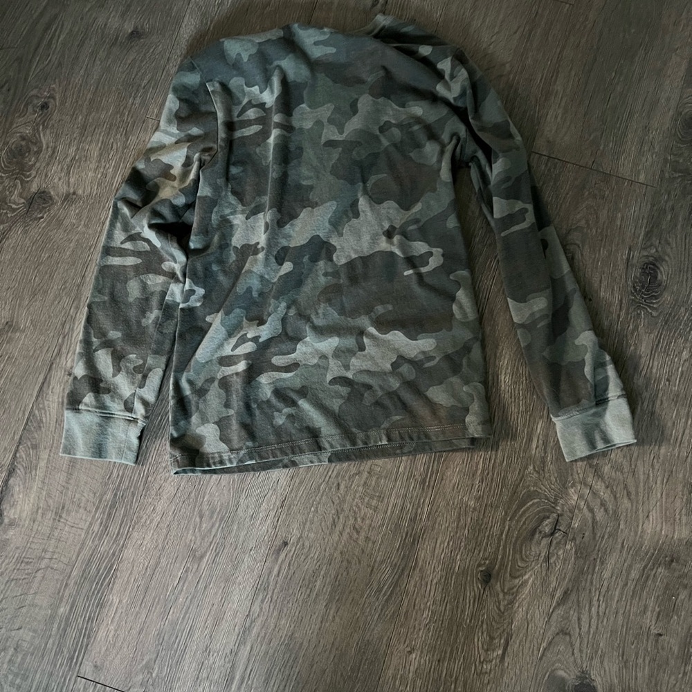 Cat & Jack Green Camouflage Long Sleeve T-Shirt large 10/12 youth boys EUC​​​ - Picture 2 of 3